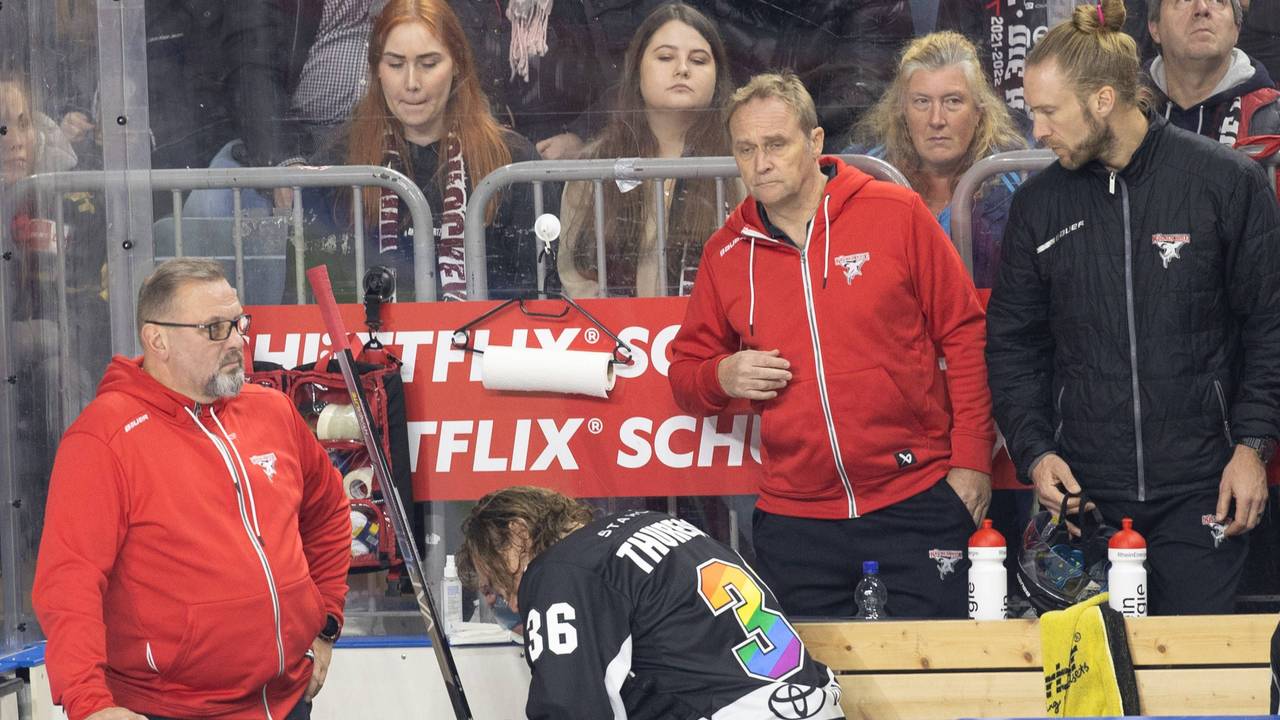 Kölner Haie gegen Fischtown Pinguins Bremerhaven: KEC-Profi Andreas Thuresson kann verletzt nicht weiterspielen.
