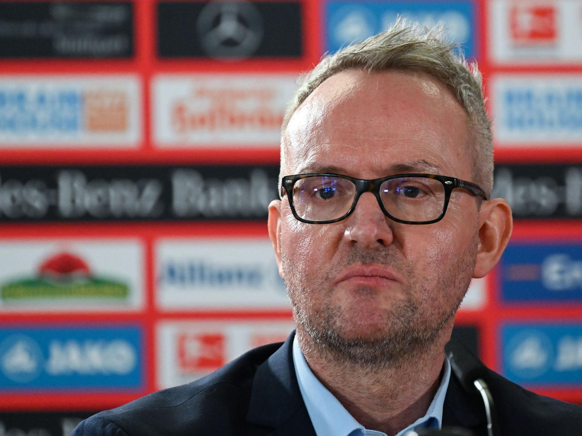 Alexander Wehrle, der Vorstandsvorsitzende des Fußball-Bundesligavereins VfB Stuttgart, bei einer Pressekonferenz.