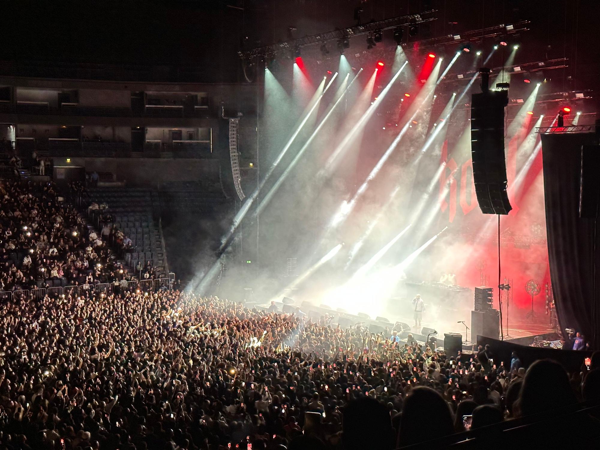 Bühnenbild beim Ezhel-Konzert in Köln