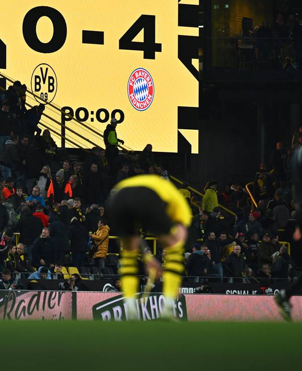Auf der Anzeigetafel im Signal-Iduna-Park prangt zum Ende des Bundesliga-Gipfels zwischen Borussia Dortmund und dem FC Bayern ein demütigendes 0:4.