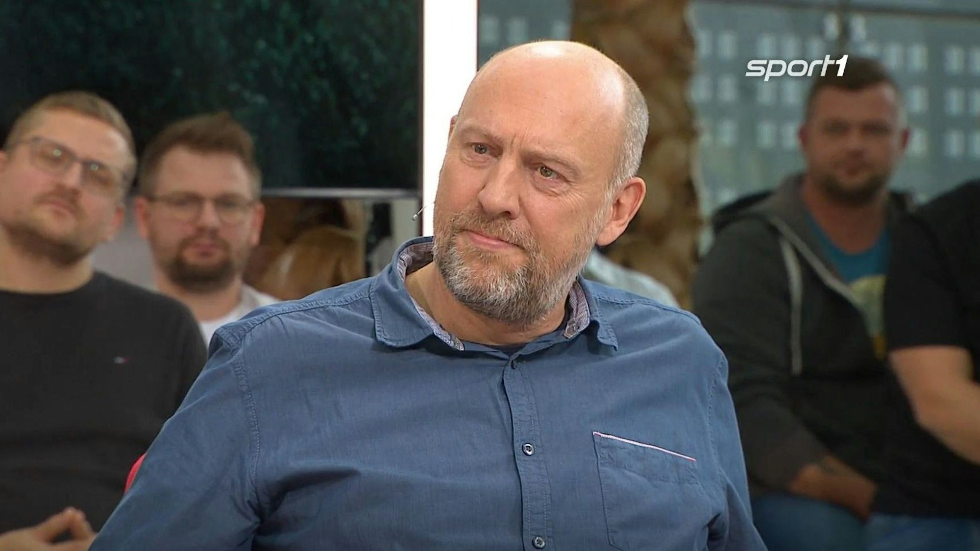Sven Pistor sitzt im „Doppelpass“-Studio.