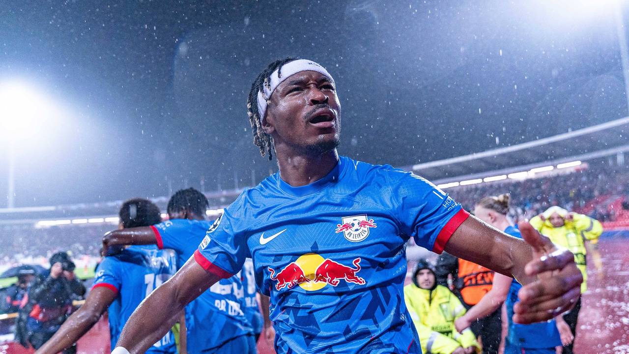 Mohamed Simakan jubelt.