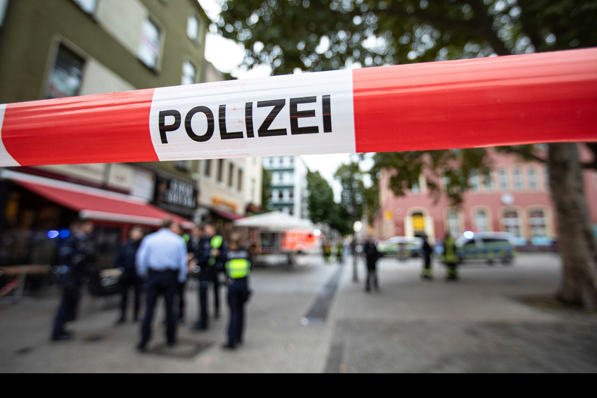Die Polizei ermittelt nach einem Einbruch. (Symbolfoto)