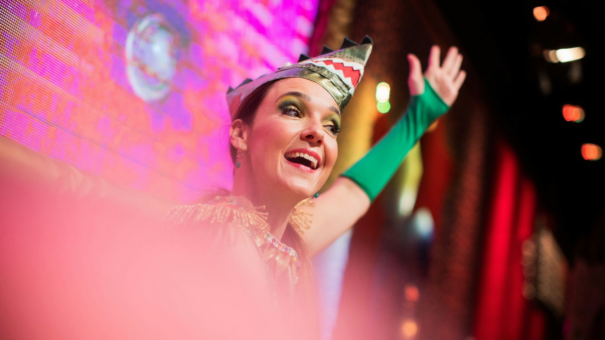 Carolin Kebekus, Komikerin, steht vor einer Karnevalsssitzung in den Balloni Hallen in Köln-Ehrenfeld.