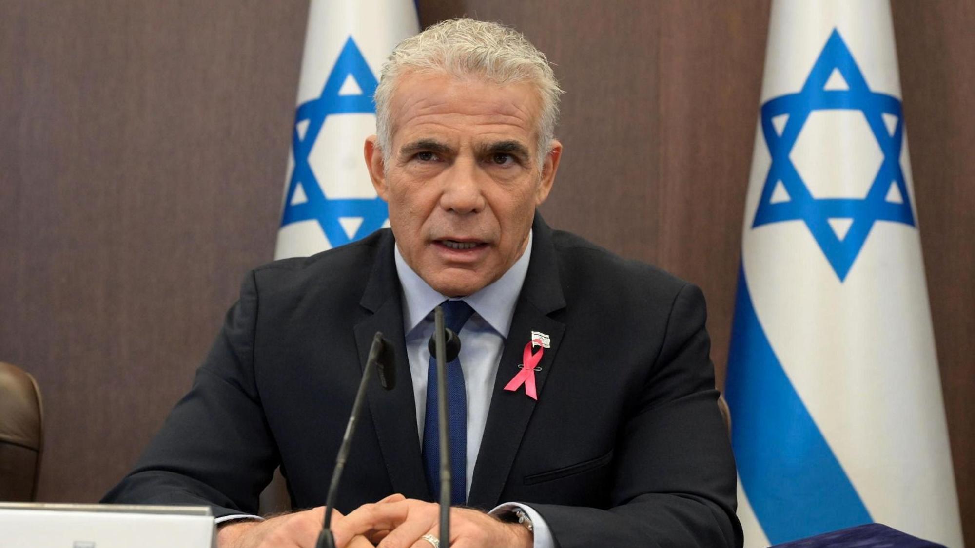 Jair Lapid während der Kabinettssitzung.