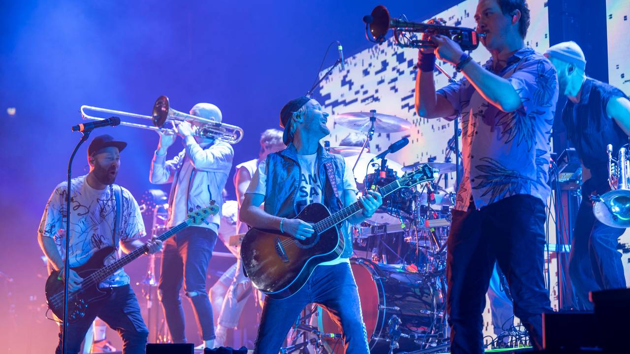 Querbeat spielen als Vorband von Materia. Konzert in der Lanxess-Arena.