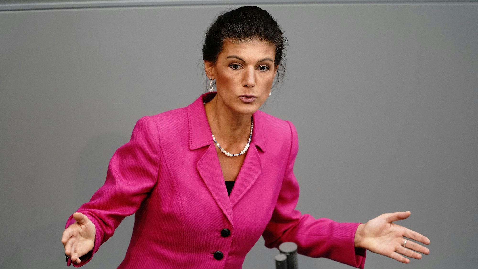 Sahra Wagenknecht 2020 im Deutschen Bundestag: Die einstige Linken-Politikerin beklagt Fälle von Sozialleistungsmissbrauch ukrainischer Kriegsflüchtlinge.