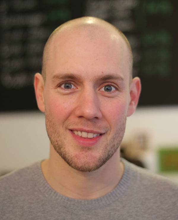 Der Sänger, Schauspieler und Besitzer eines Ladens für Hundefutter, Oli P. (Oliver Petszokat) spricht am 19.02.2016 in Köln (Nordrhein-Westfalen) über seine neue Single „Wie früher“.
