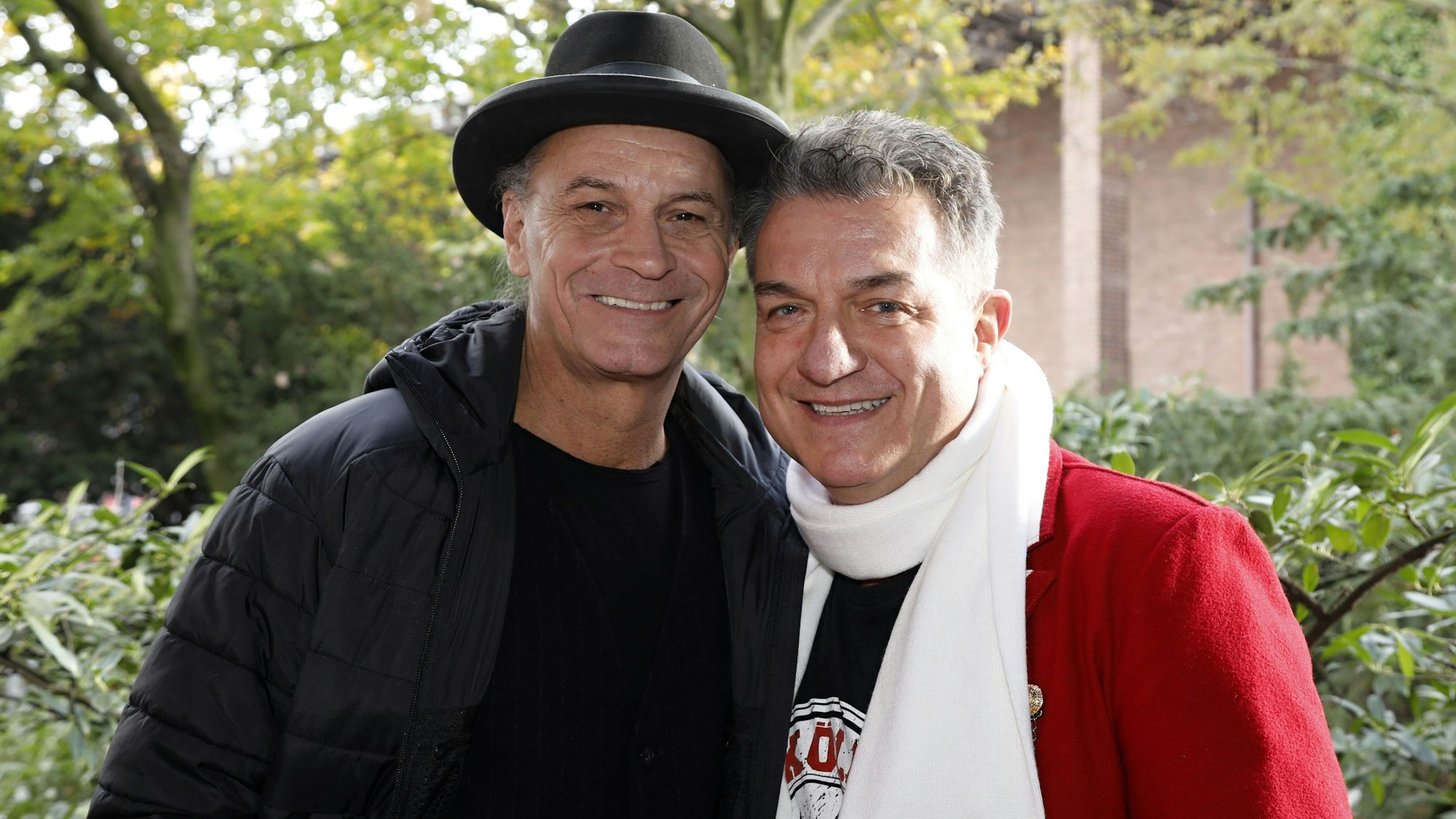 Peter Brings mit Linus im Tanzbrunnen.