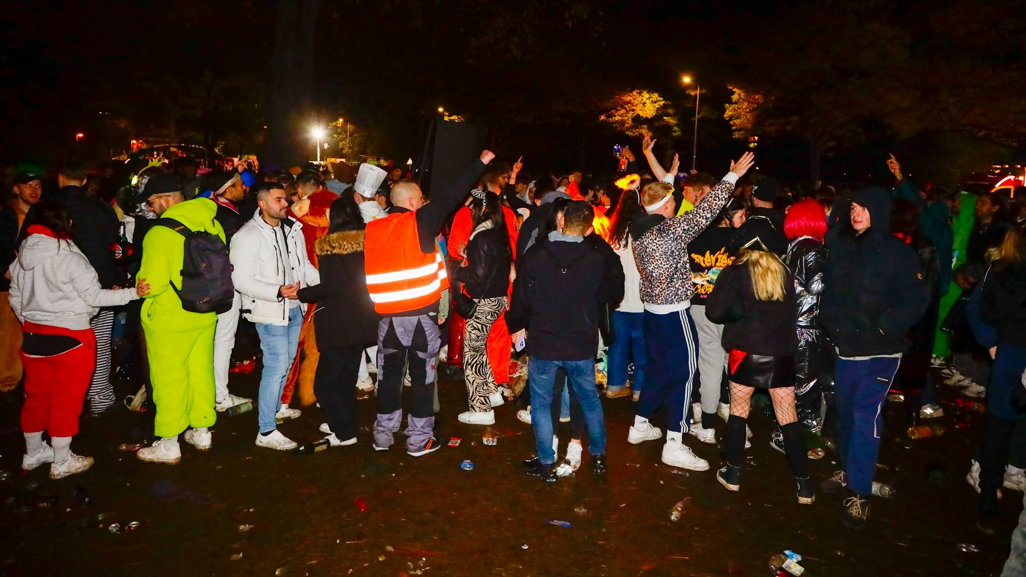 Aachener Weiher: Feier am Sessionsauftakt.