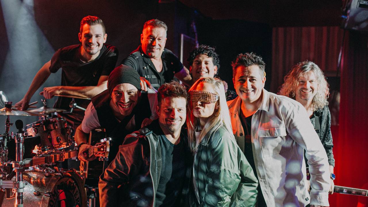 Die Domstürmer zusammen mit den Schauspielern Janine Kunze und Daniel Buder beim Dreh ihres neuen Musikvideos.