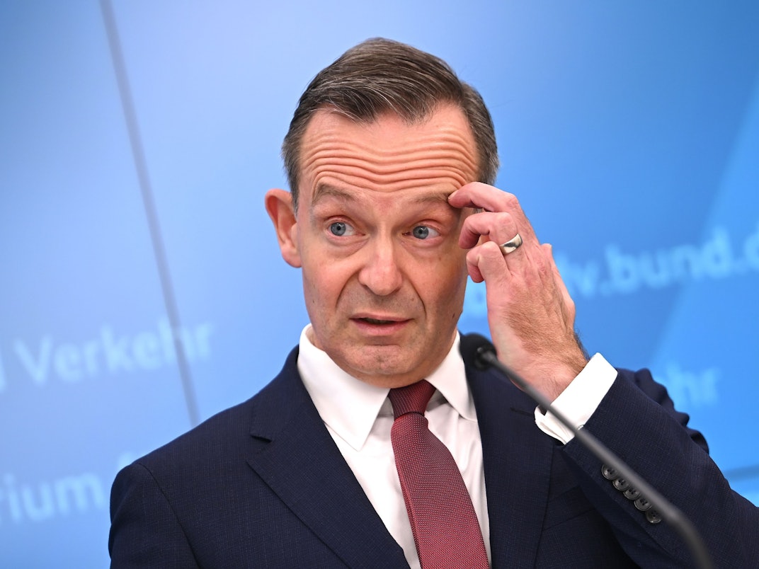 Volker Wissing (FDP), Bundesverkehrsminister, spricht bei einer Pressekonferenz zur weiteren Finanzierung des Deutschlandtickets.