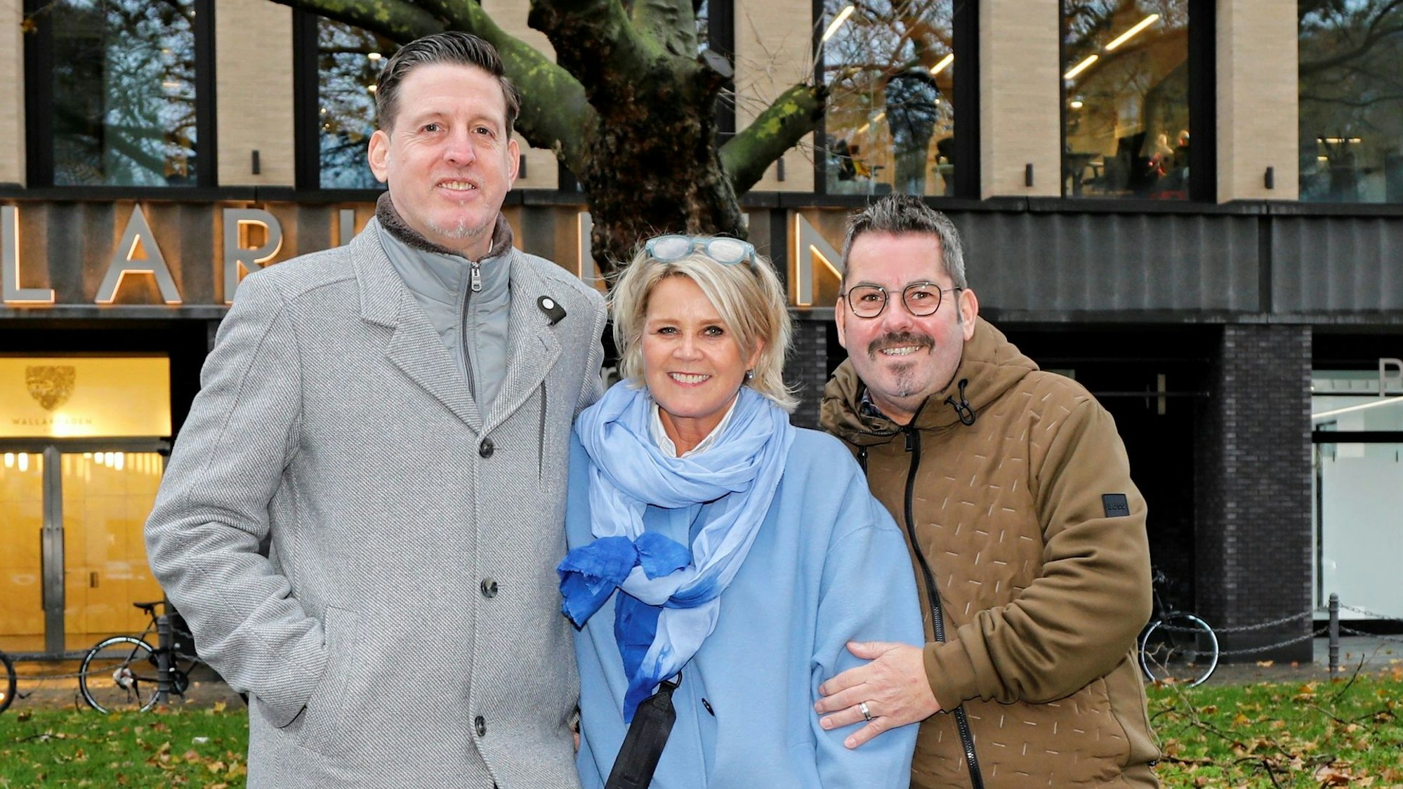 Tochter Andrea Nikuta-Meerloo zusammen mit Initiator und Präsident
André Schulze Isfort und sein Mann Stefan Blatzheim-Schulze Isfort.