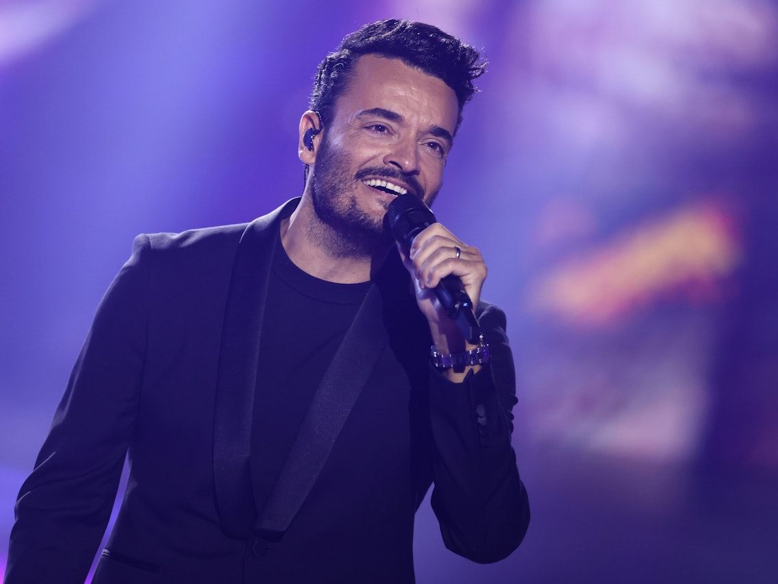 Giovanni Zarella singt beim Deutschen Fernsehpreis 2023 im Coloneum.