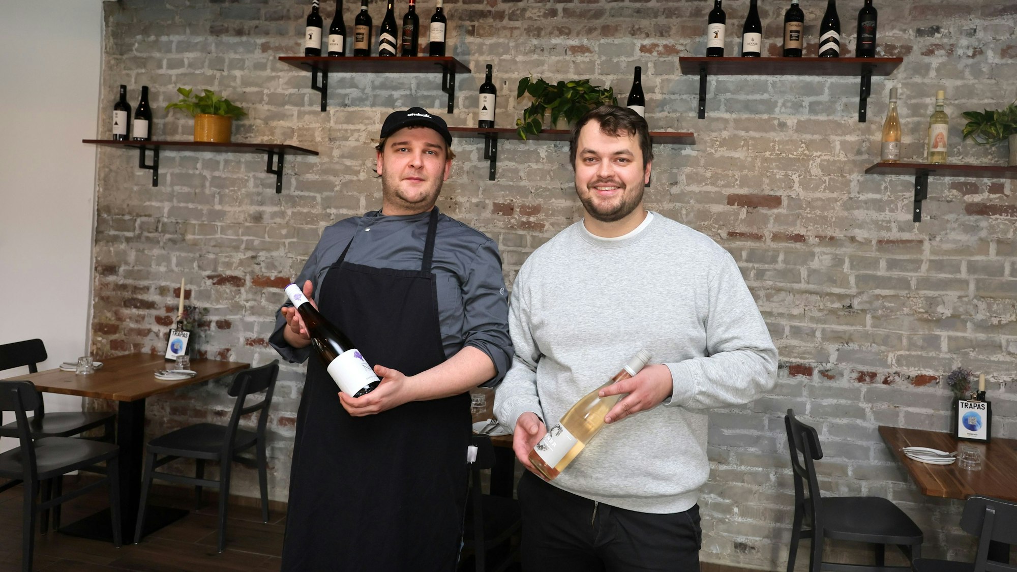 Treffen mit Benedikt Lammers (rechts) und Marius Tomg im neuen Laden.