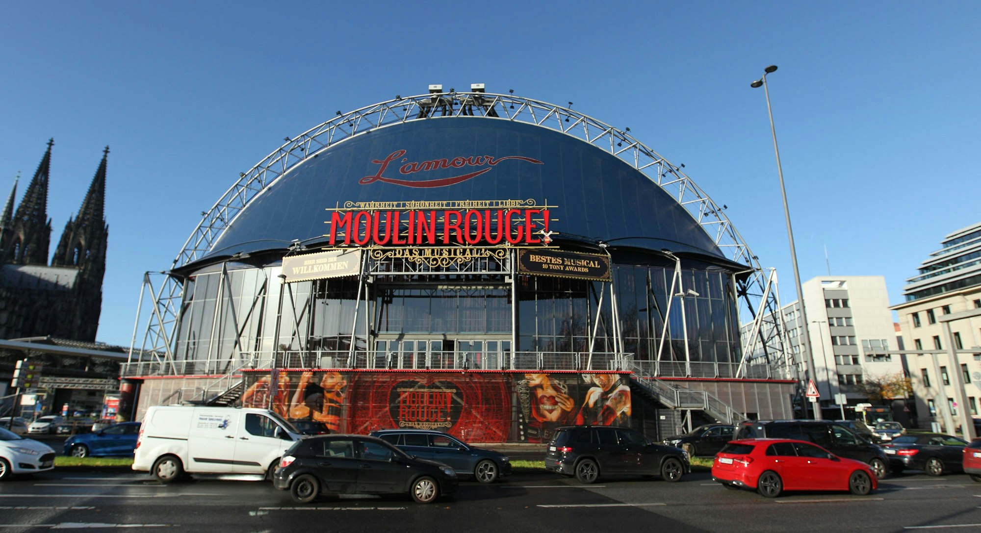 Der Musical Dome am Rheinufer in Köln.