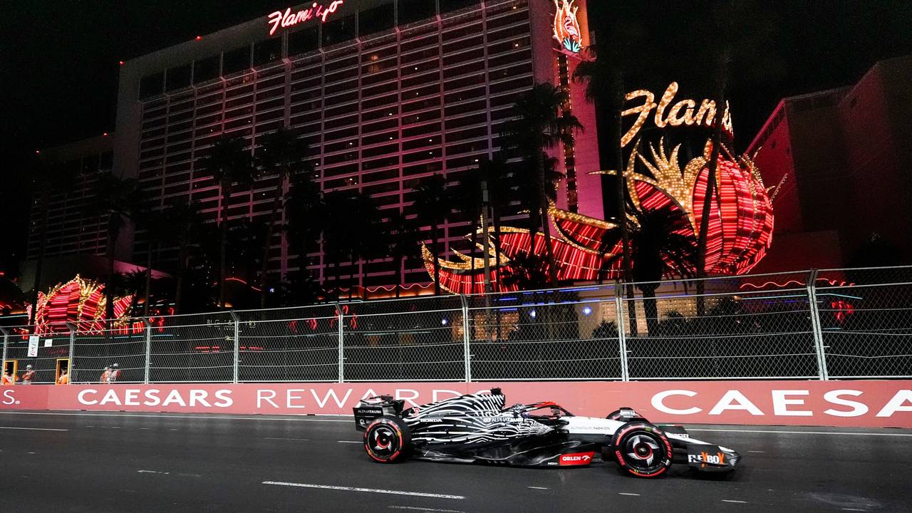 Daniel Ricciardo aus Australien von Team Scuderia AlphaTauri steuert sein Auto während des Abschlusstrainings.