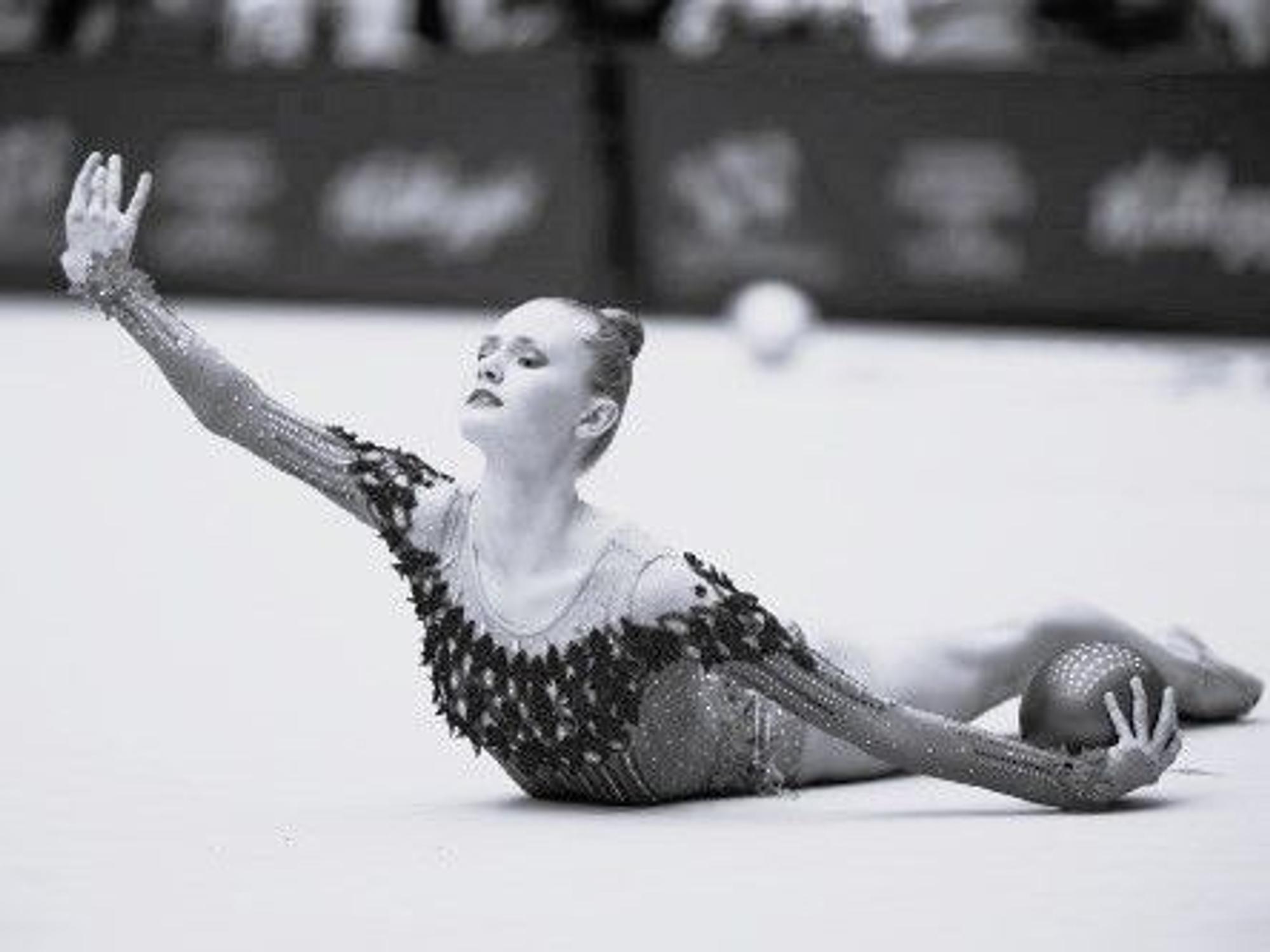 Mia Sophie Lietke während eines Turn-Wettkampfs.