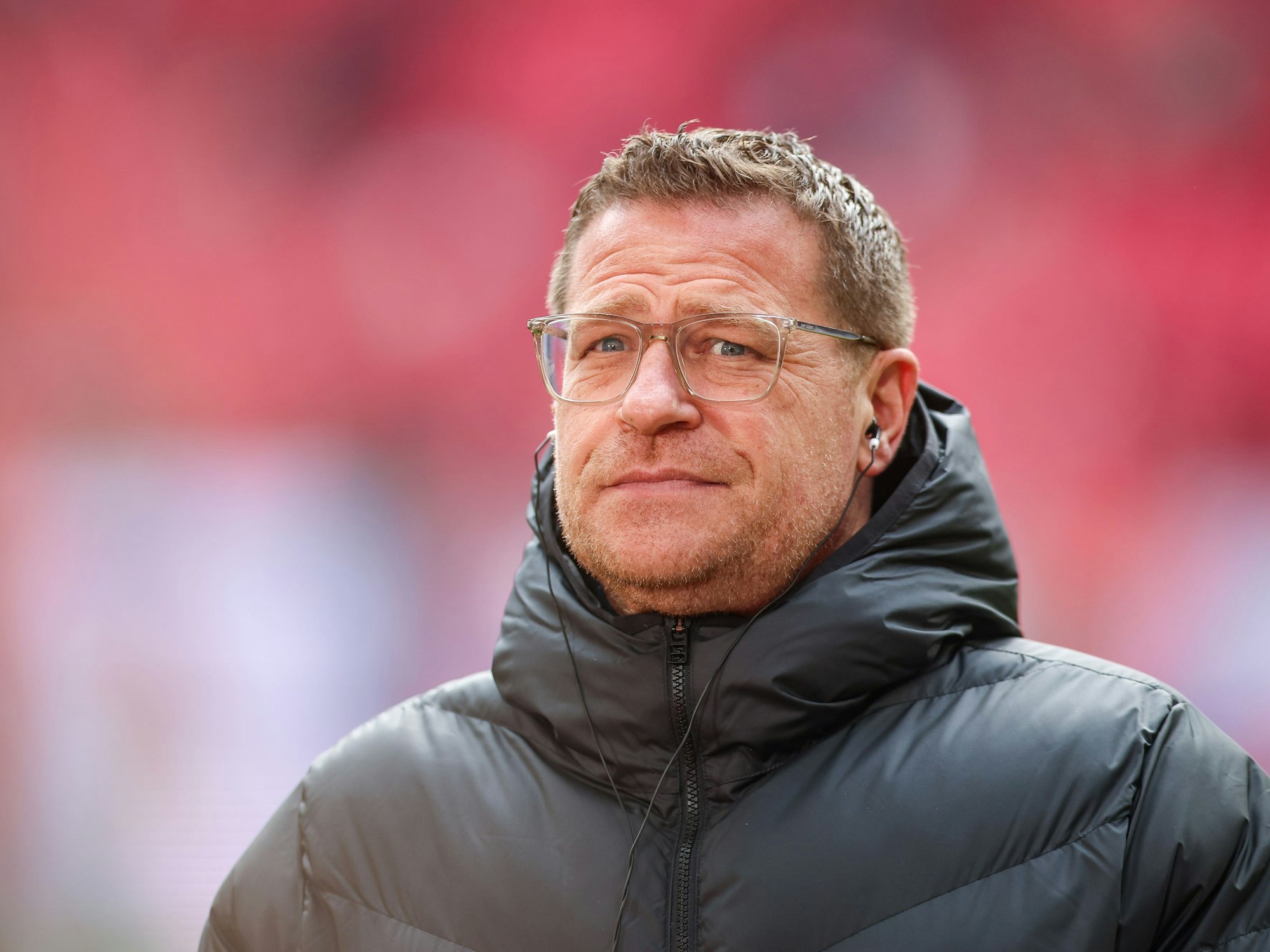 Max Eberl schaut nachdenklich.
