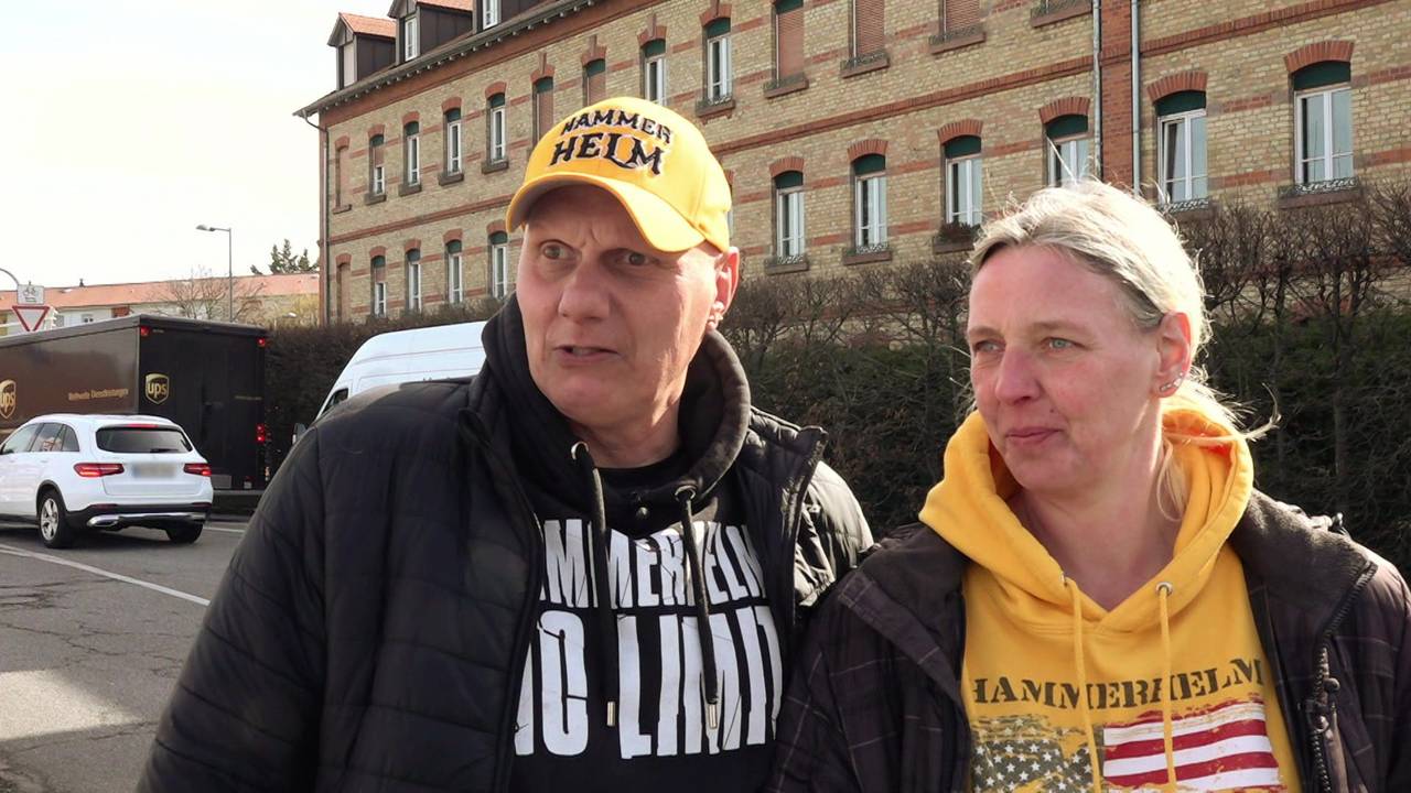 Elvis und Katrin aus den Benz-Baracken freuen sich über weiteren Familienzuwachs.