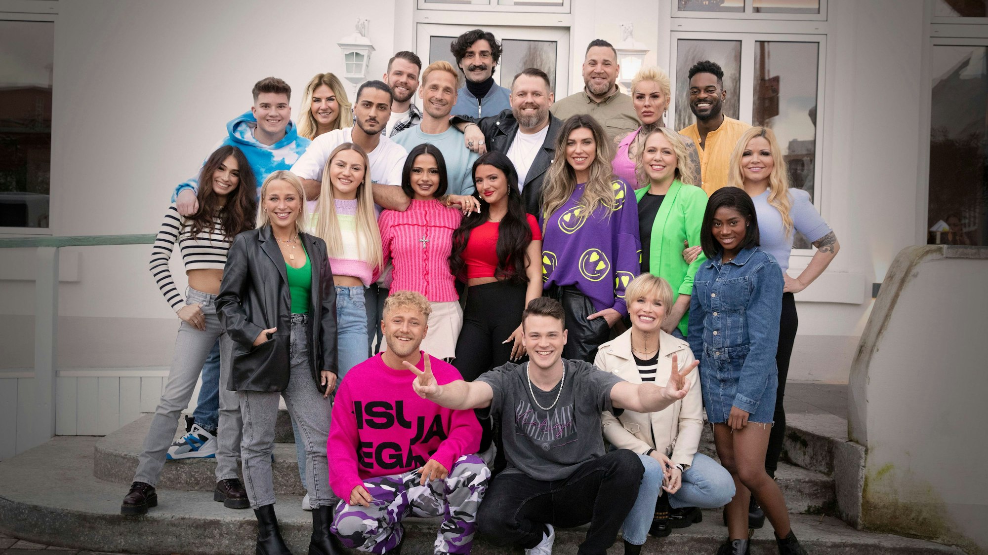 Vorne von links: Johnny, Oskar, Mel. Mitte von links: Elif, Jessi, Paula, Michelle, Emma, Nina, Svenja, Sandra. Hinten von links: Max, Anna, Mesut, Olli, Ben, Kenan, Jan, Mario, Barbie, George.