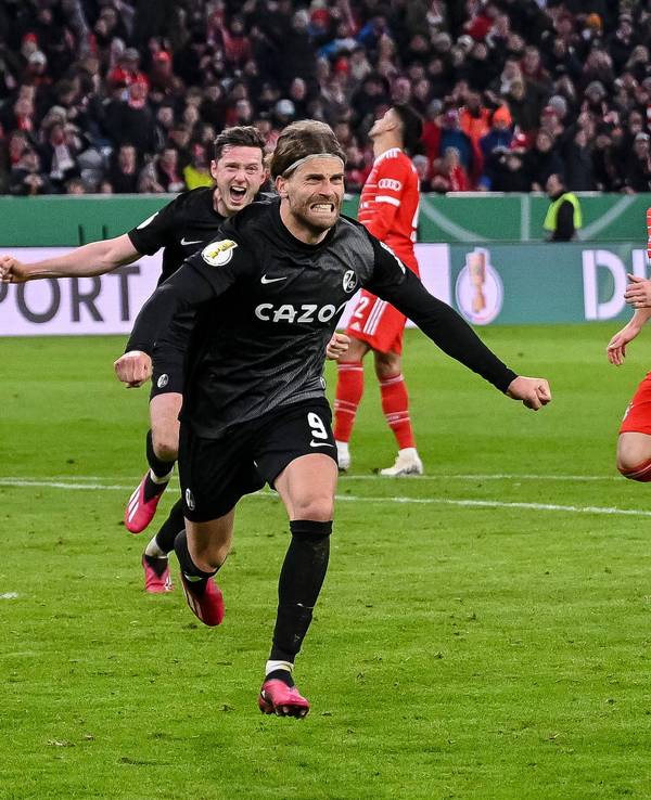 Lucas Hoeler bejubelt einen Treffer.