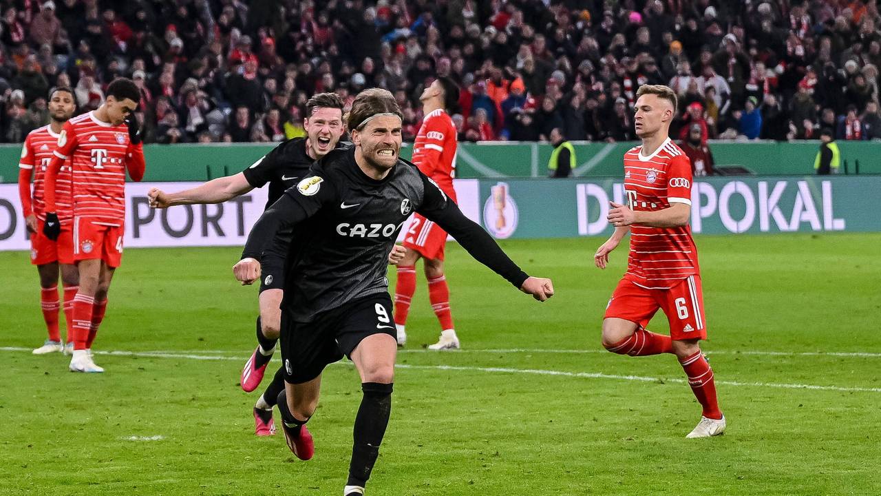 Lucas Hoeler bejubelt einen Treffer.