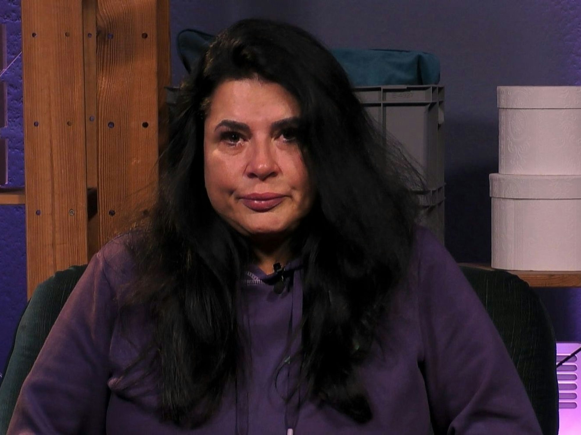 „Es war ja nicht alles schlecht“: Bei „Promi Big Brother“ blickt Iris Klein auf ihre drei Ehen zurück - mit überraschender Zuneigung auf ihre dritte und bislang letzte. (Bild: SAT.1)