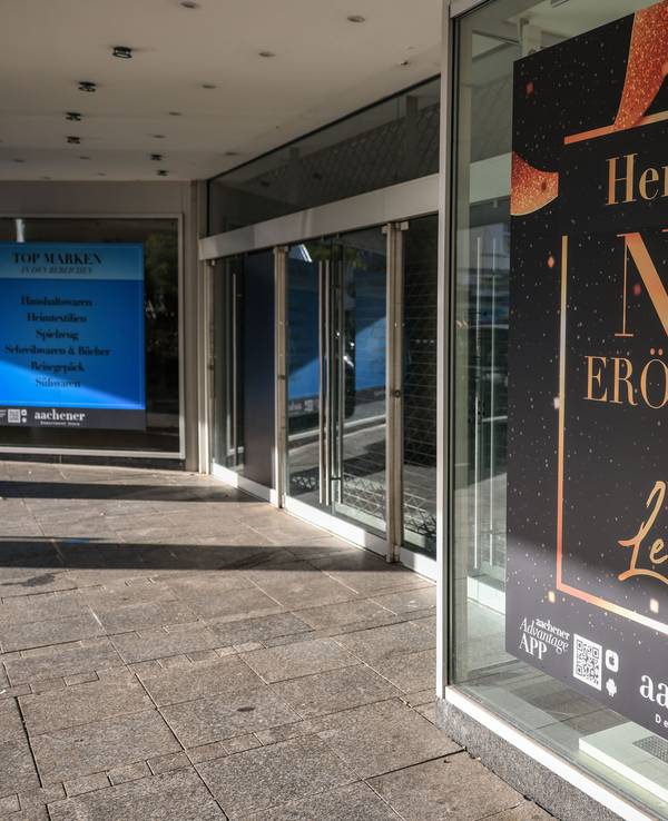 Der Eingang zu der ehemaligen Kaufhof-Filiale.