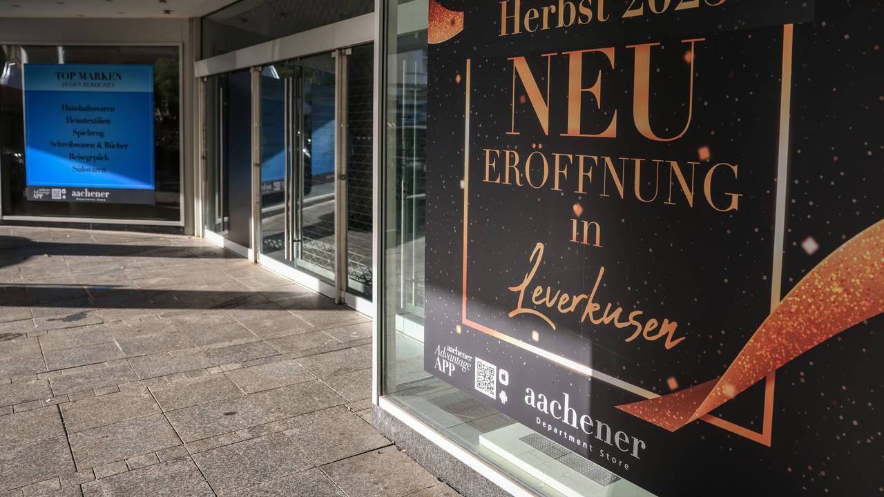 Der Eingang zu der ehemaligen Kaufhof-Filiale.