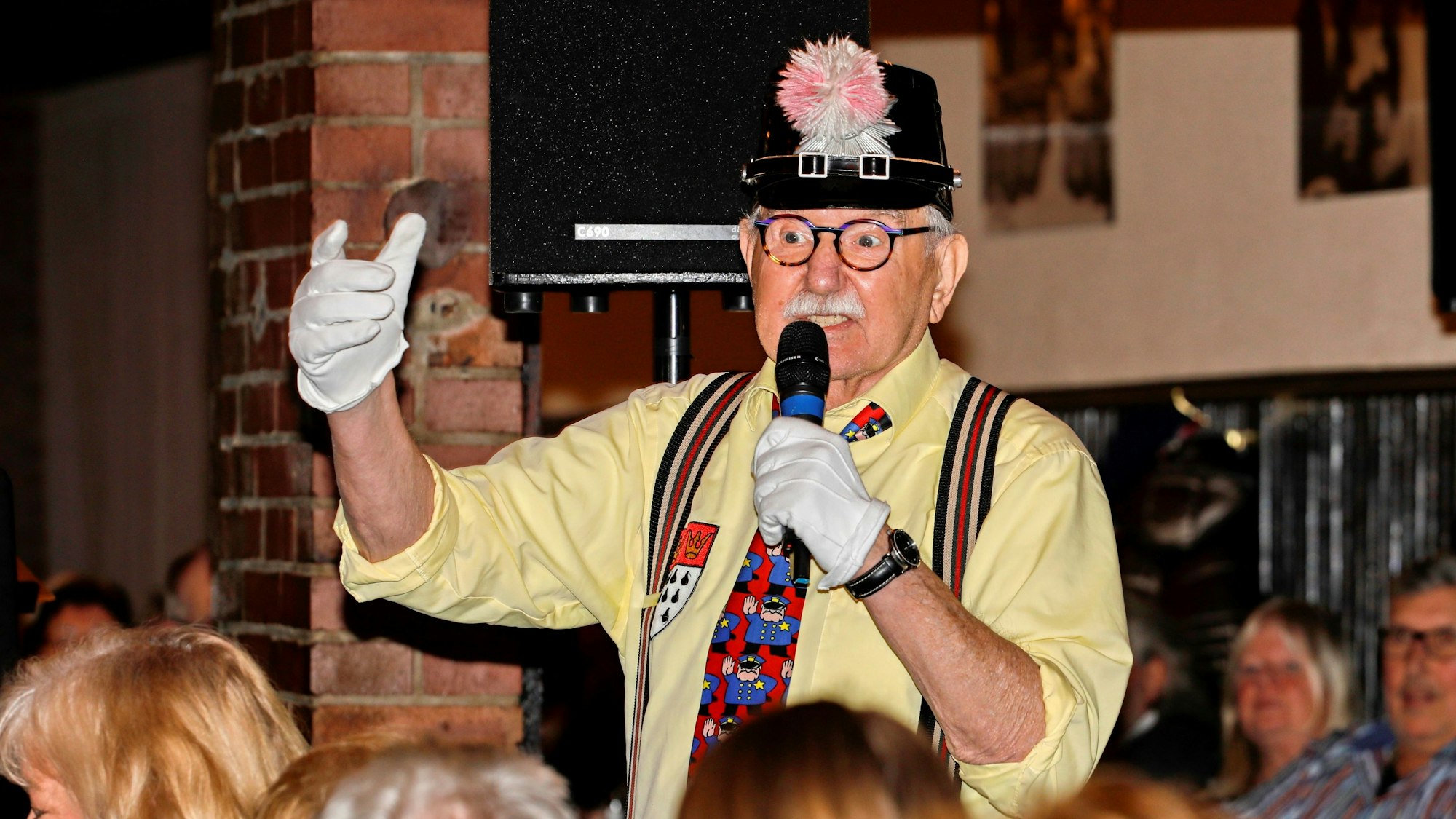 Jupp Menth als „Kölscher Schutzmann“.