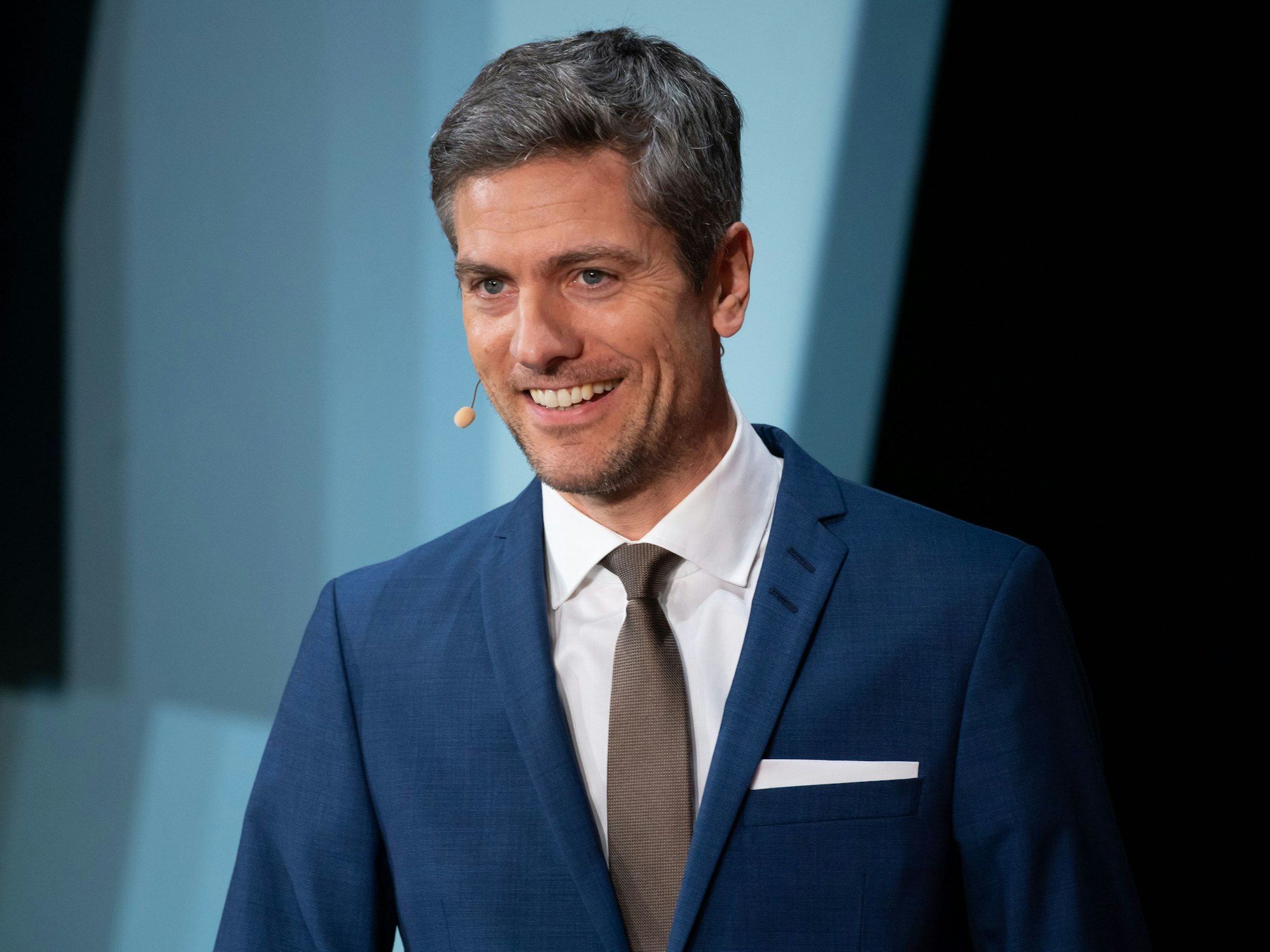 Ingo Zamperoni, Fernsehmoderator, nimmt an der Eröffnung der 35. Medientage München teil. Unter dem Motto «New Perspectives» finden vom 25. - 29.10.2021 im Isarforum die 35. Medientagen statt. +++ dpa-Bildfunk +++