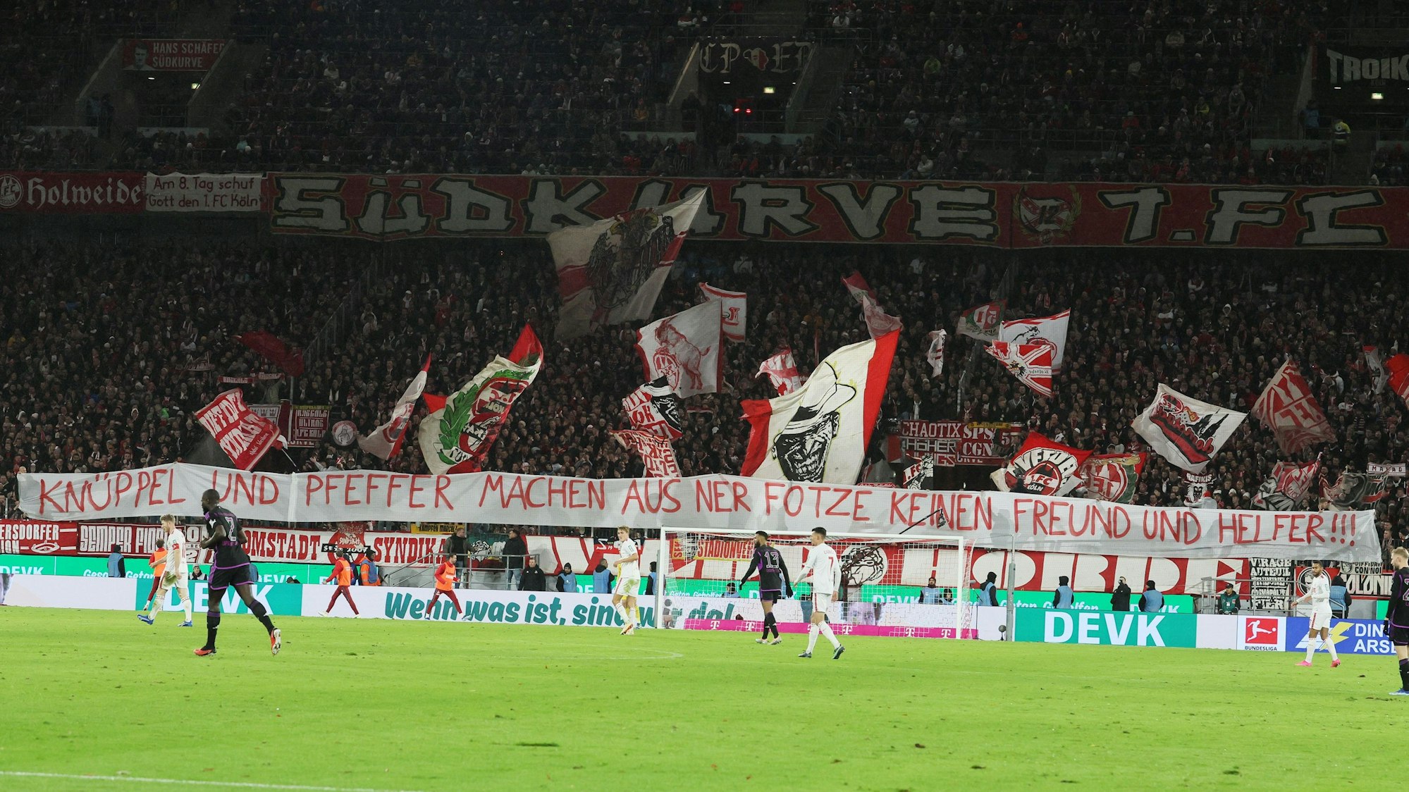 Das Banner der Fans des 1. FC Köln am Freitagabend (24. November 2023) im Spiel gegen den FC Bayern.