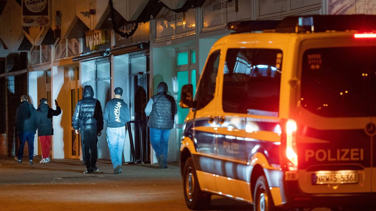 Die Polizei bei einem Einsatz in Köln