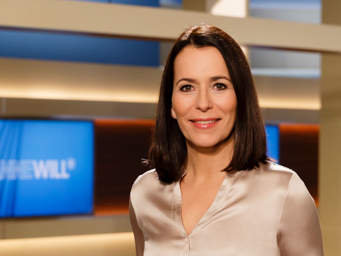 Moderatorin Anne Will führt durch den Sonntagstalk «Anne Will», im Ersten.