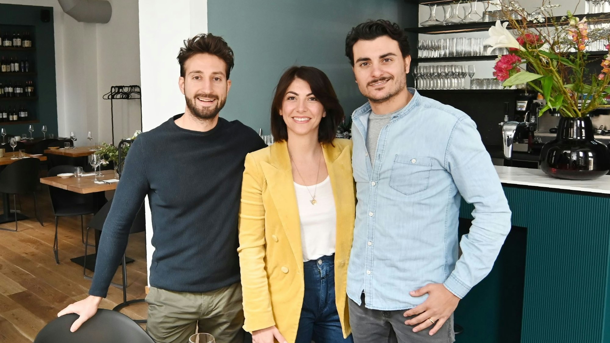 Emanuele Barbaro, Anna Siena und Marcello Caruso (v.l) in der Pastabar Caruso.