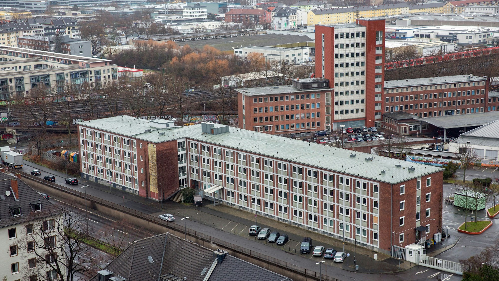 Die Flüchtlingsunterkunft in der Herkulesstraße von außen.