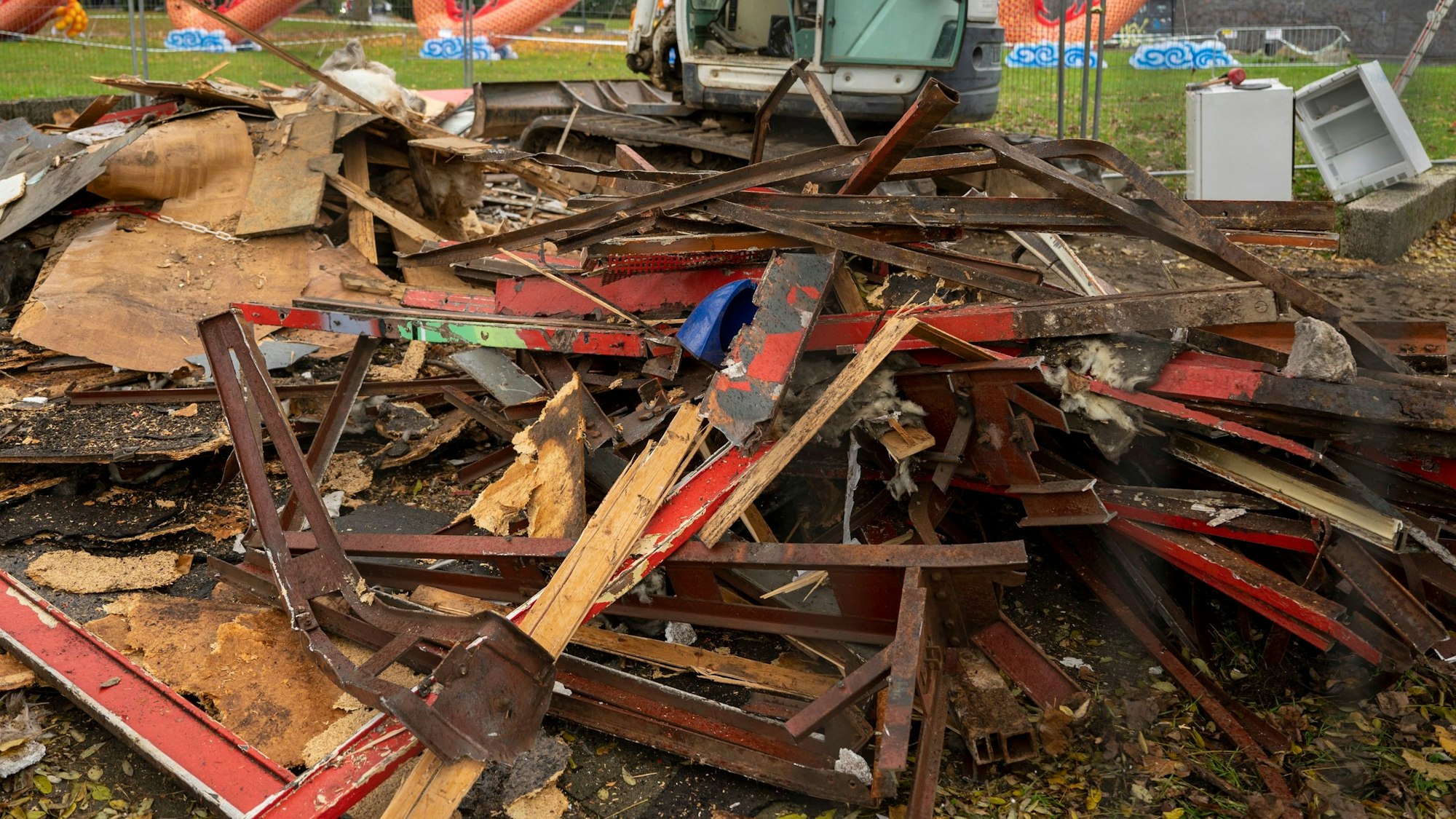 Das rot-weiße Büdchen vor dem Kölner Zoo wurde abgerissen.