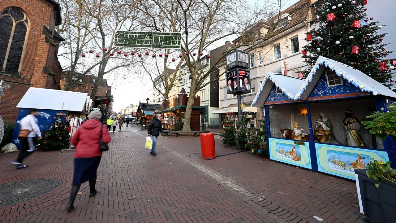 Blick auf den Weihnachtsmarkt in Opladen.