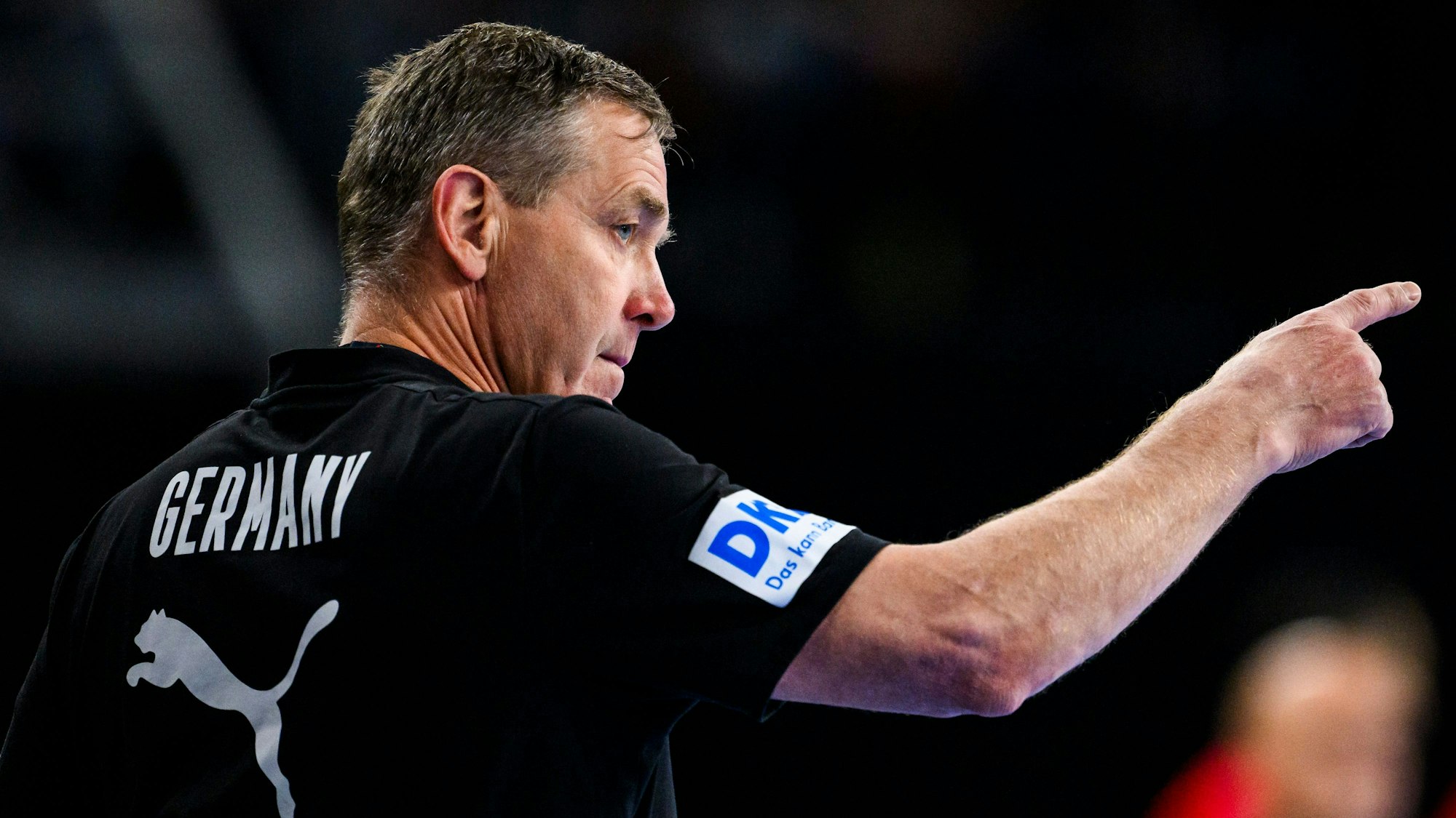 Deutschlands Trainer Alfred Gislason gestikuliert.