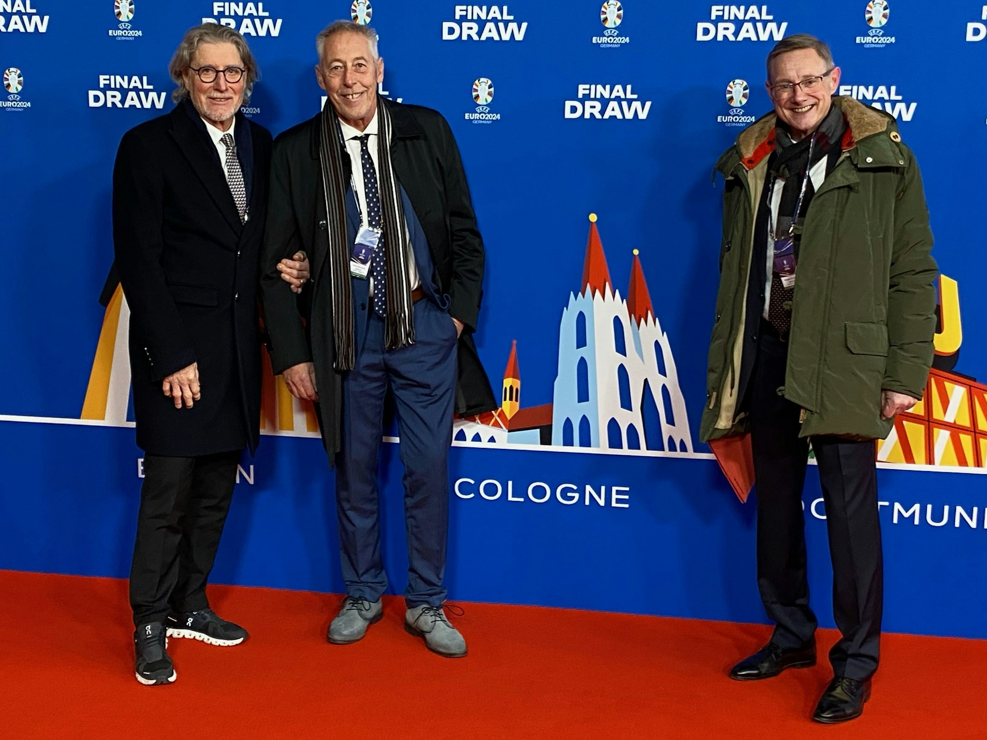 Toni Schumacher, Hans Stommel und Gregor Timmer bei der Auslosung.