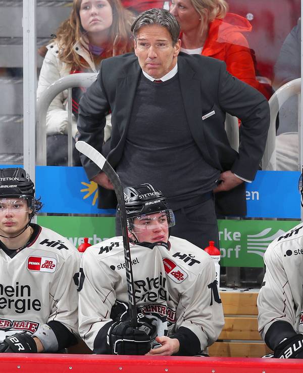 Uwe Krupp (Kölner Haie) bei der 1:7-Niederlage in Düsseldorf.