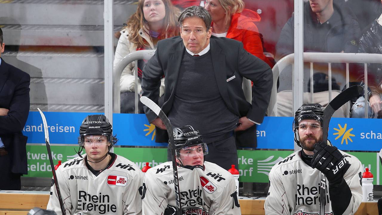 Uwe Krupp (Kölner Haie) bei der 1:7-Niederlage in Düsseldorf.