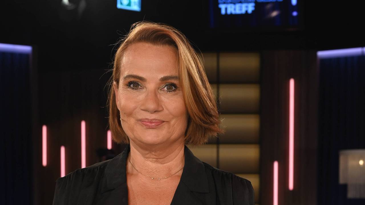 Die Schauspielerin Jenny Jürgens zu Gast in der WDR Talkshow „Kölner Treff“