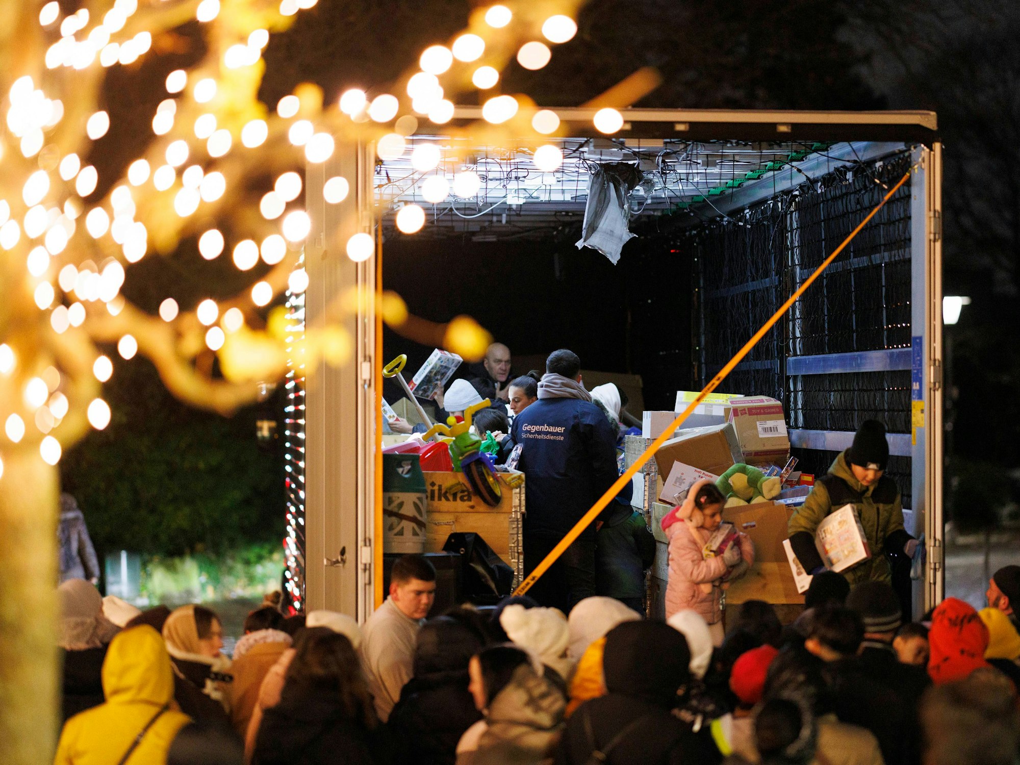 Der „Christmas Truck“ von Model und Truckerin Janina Martig.