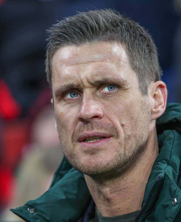 Sebastian Kehl schau kritisch.