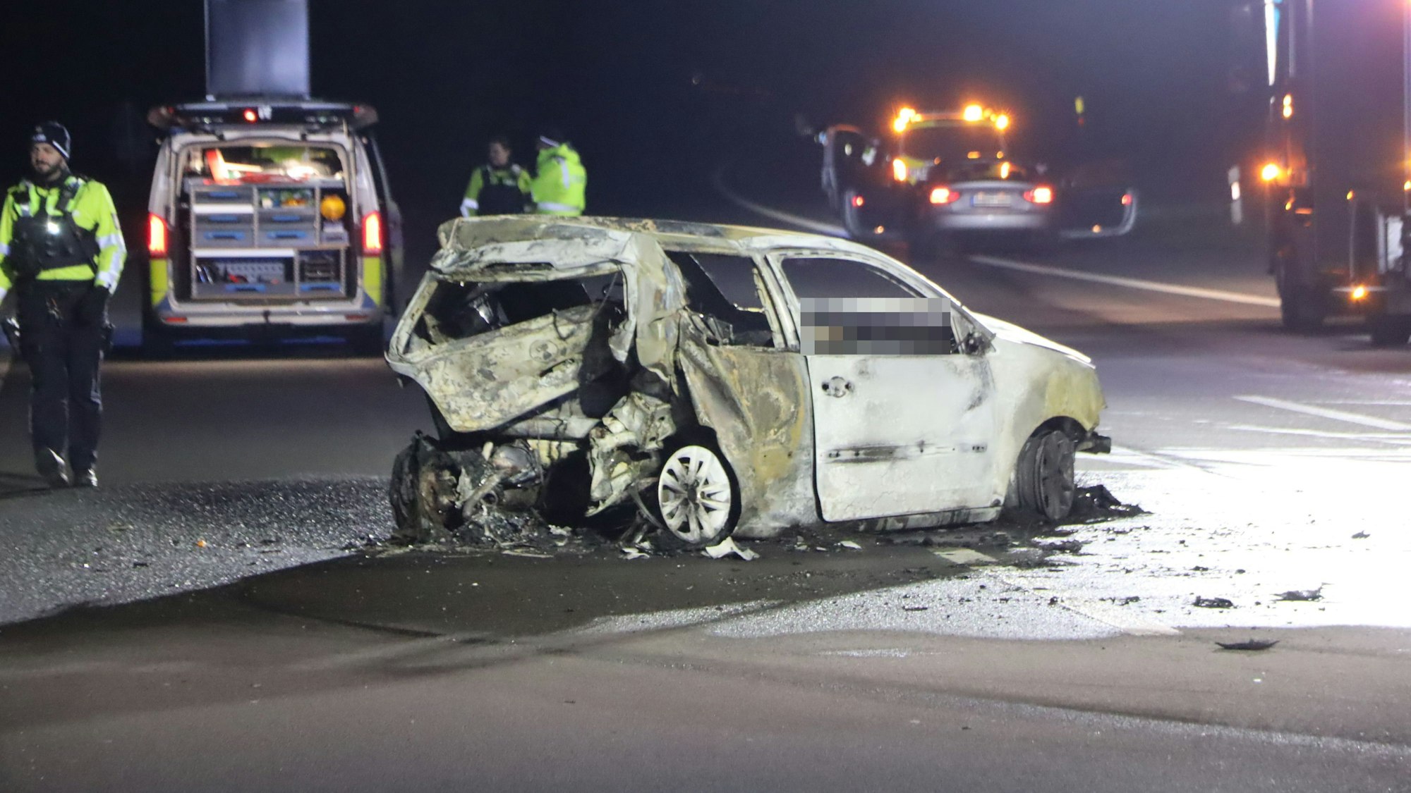 Einsatz auf der A555 bei Wesseling: In diesem VW Polo starben am 1. Dezember 2023 eine Frau (49) und ihre Tochter (23).