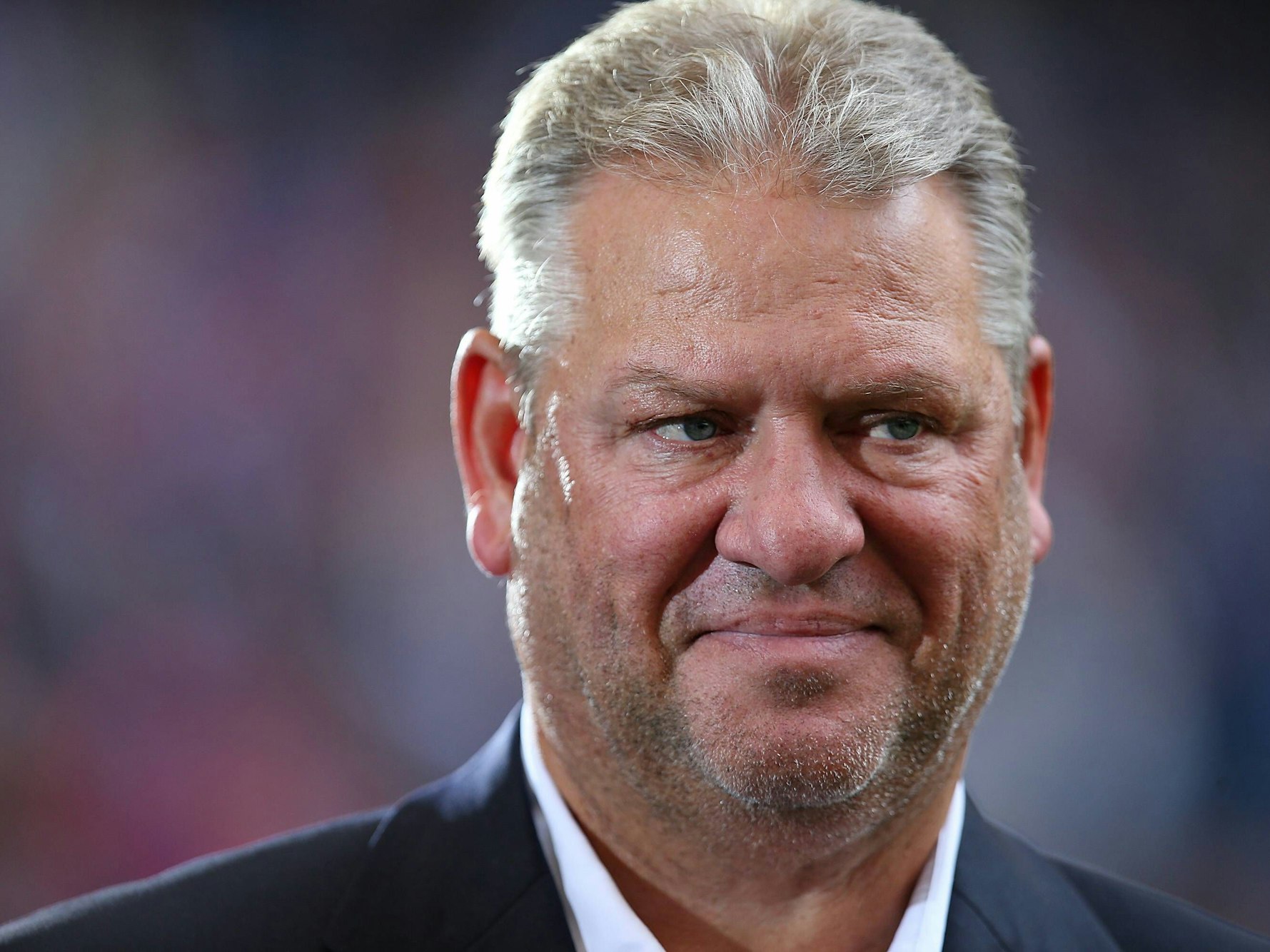 Frank Pagelsdorf lächelt in die Kamera.