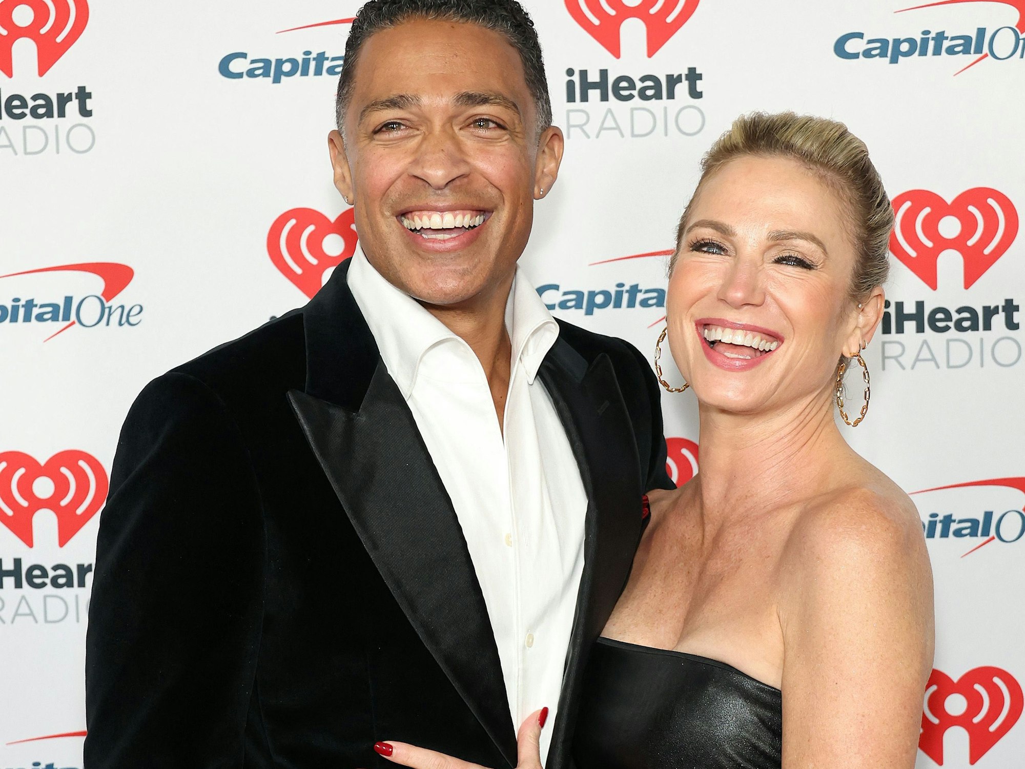 Die früheren „Good Morning America“-Moderierenden T. J. Holmes and Amy Robach am 1. Dezember 2023.