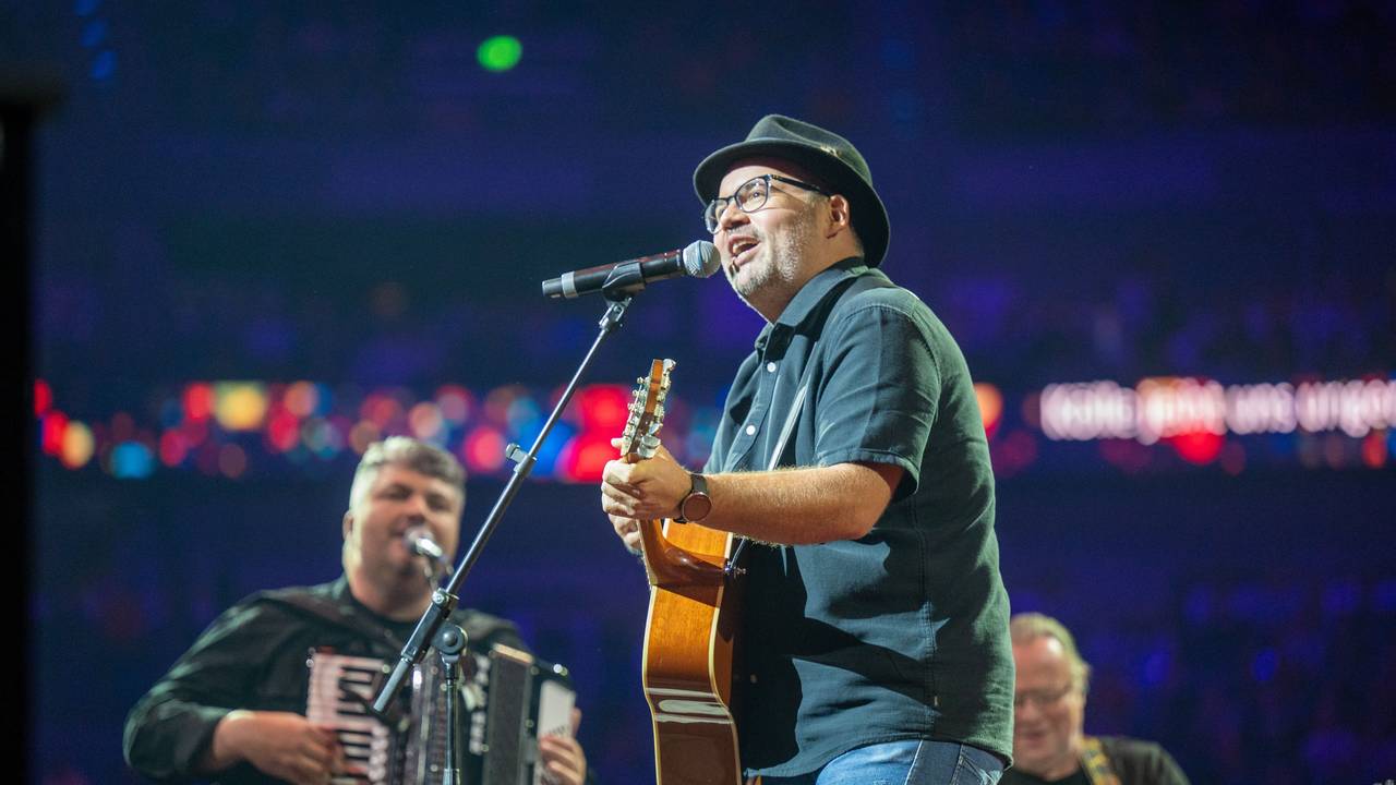 Björn Heuser bei Kölle singt in der Lanxess-Arena.